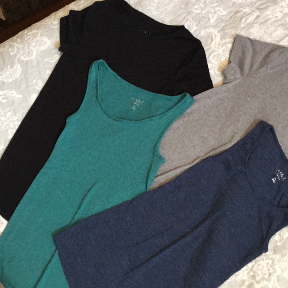 Lot Of Ingrid & Isabel Maternity Tops